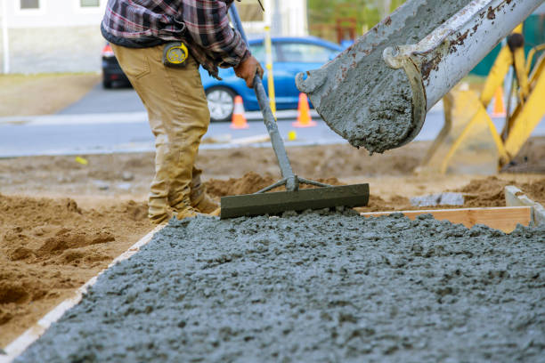 Best Concrete Sidewalk Installation in Sullivan, IL