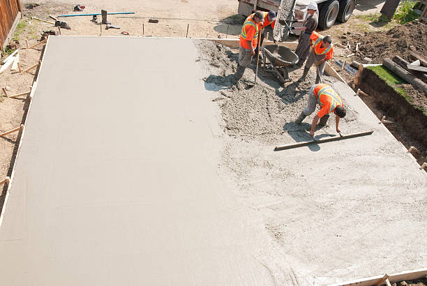 Best Concrete Driveway Installation in Sullivan, IL